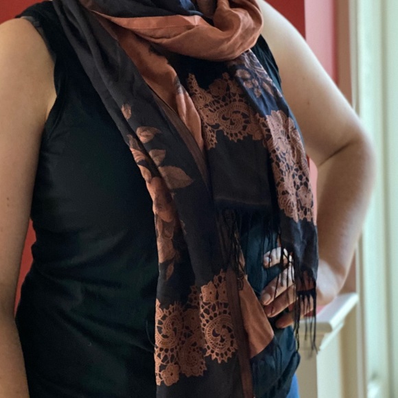 Patterned Scarf - Picture 2 of 4